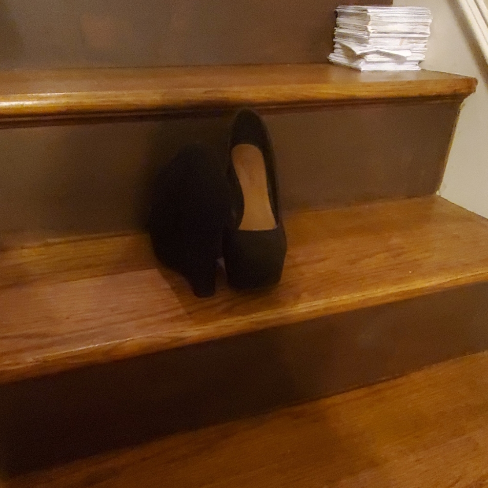 Shoes - Picture 2 of 3